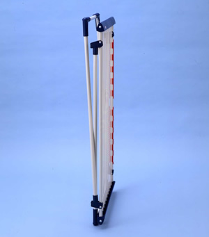 ペガサス100-折りたたむと、約10cm!収納に場所をとりません